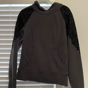 Lululemon black pullover